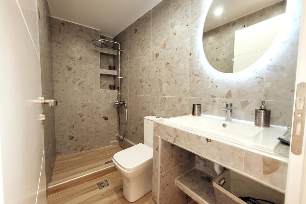 Acropolis Thisio 2 Bedrooms 2 Bathrooms *