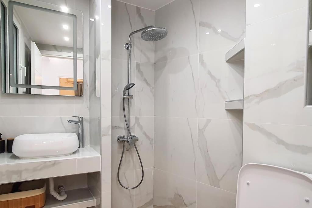 Apartment Acropolis Thisio 2 Bedrooms 2 Bathrooms Athen
